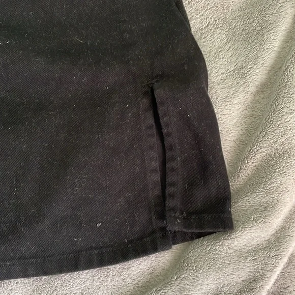 Princess Polly (Lioness) The Lola Mini Black Skirt - Picture 2 of 4